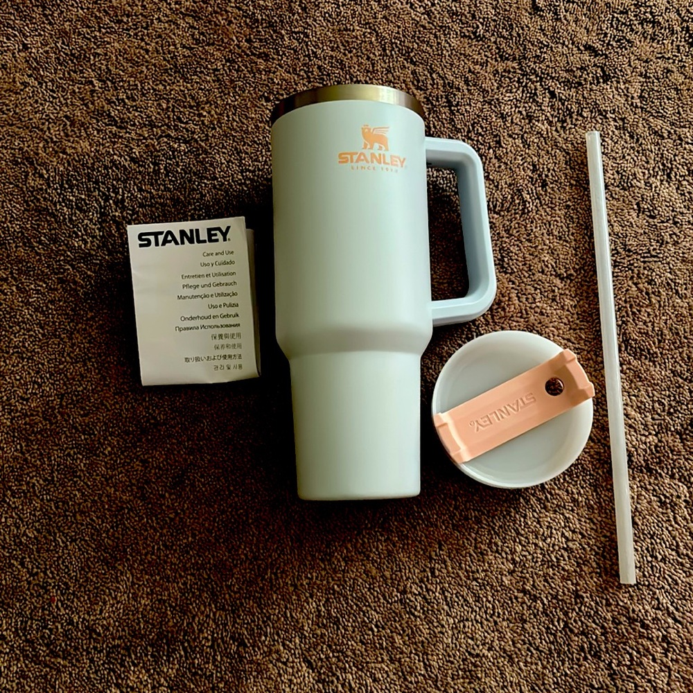 Stanley 40 oz desirable colored Stanley. Correction color “Cloud”
